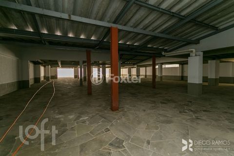 Image 5 - 916378