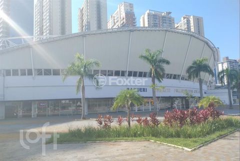 Image 13 - 916380