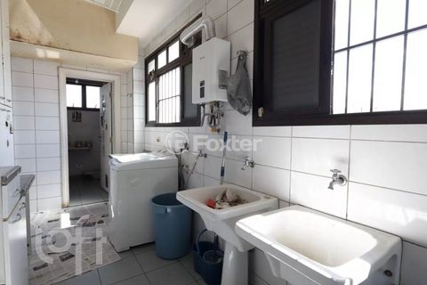 Image 7 - 916394