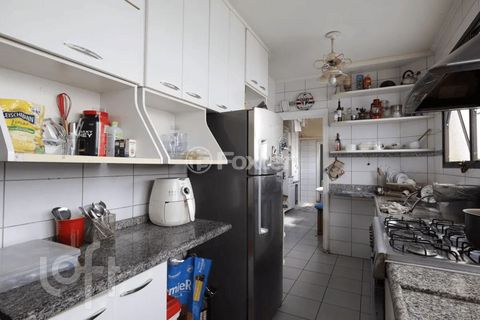 Image 4 - 916394