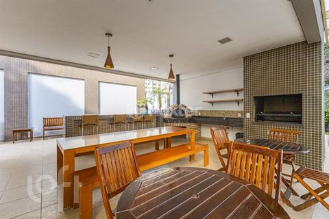 Image 12 - 916395
