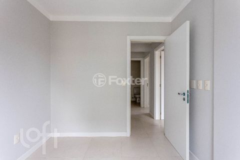 Image 17 - 916397