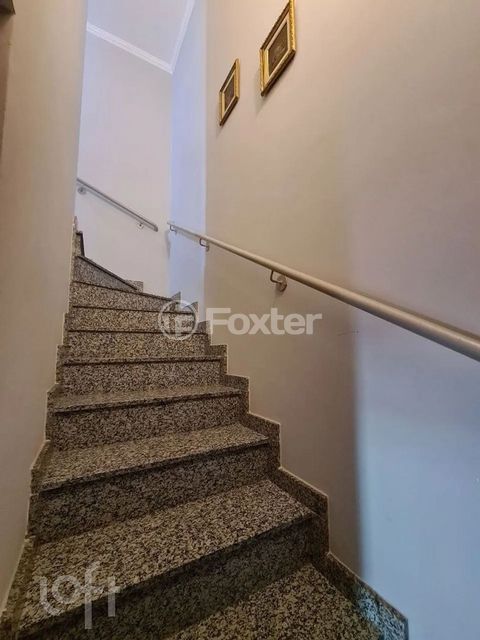 Image 6 - 916401