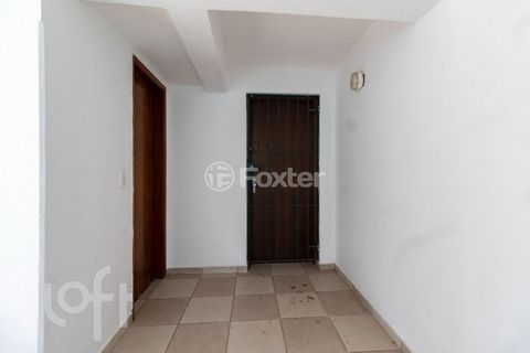 Image 19 - 916406