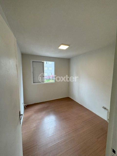Image 4 - 916412