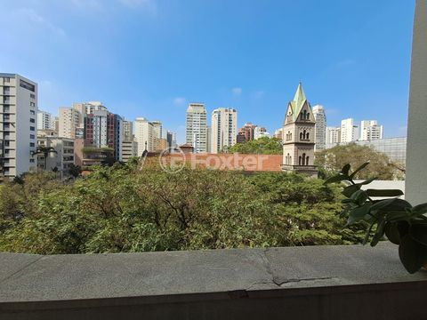 Image 8 - 916427