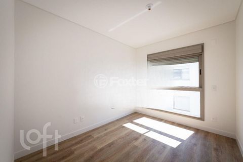 Image 3 - 916438