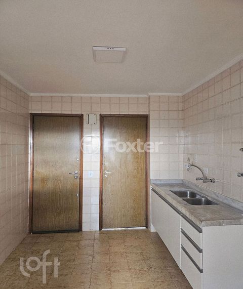 Image 7 - 916458