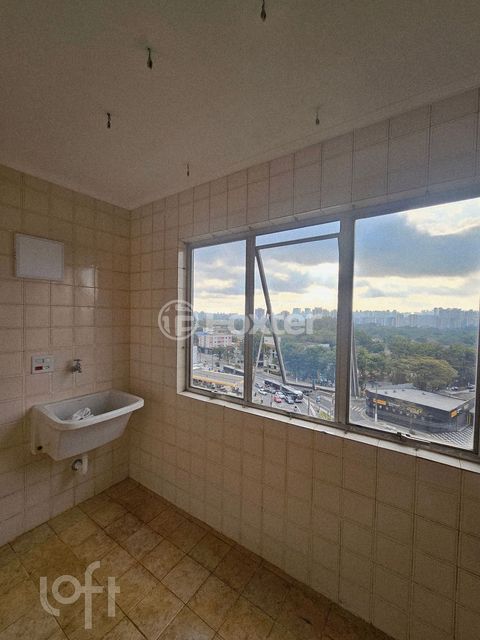 Image 9 - 916458