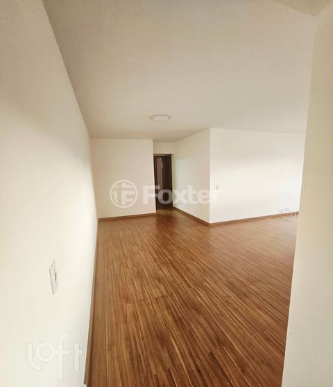 Image 5 - 916458