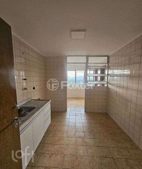 Image 6 - 916458