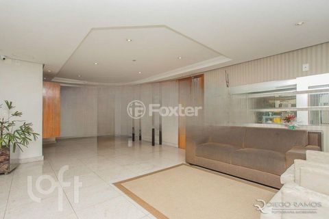 Image 7 - 916480