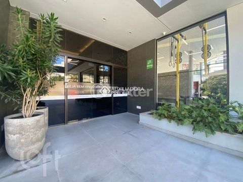 Image 8 - 916486