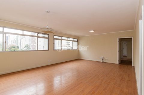 Image 1 - 916487