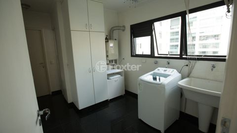 Image 8 - 916499