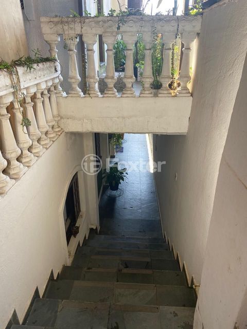 Image 1 - 916511