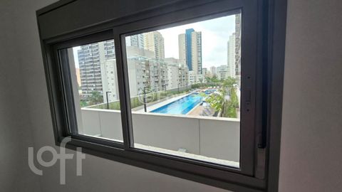 Image 7 - 916558