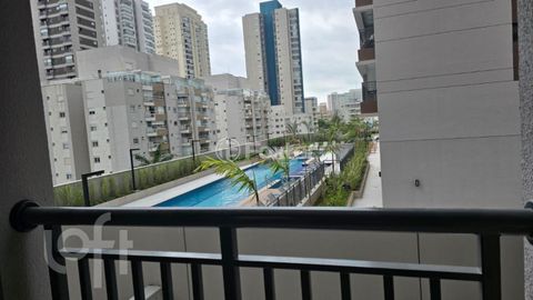 Image 17 - 916558