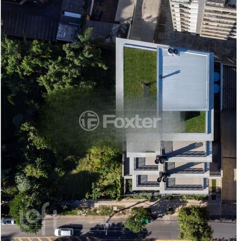 Image 13 - 916560