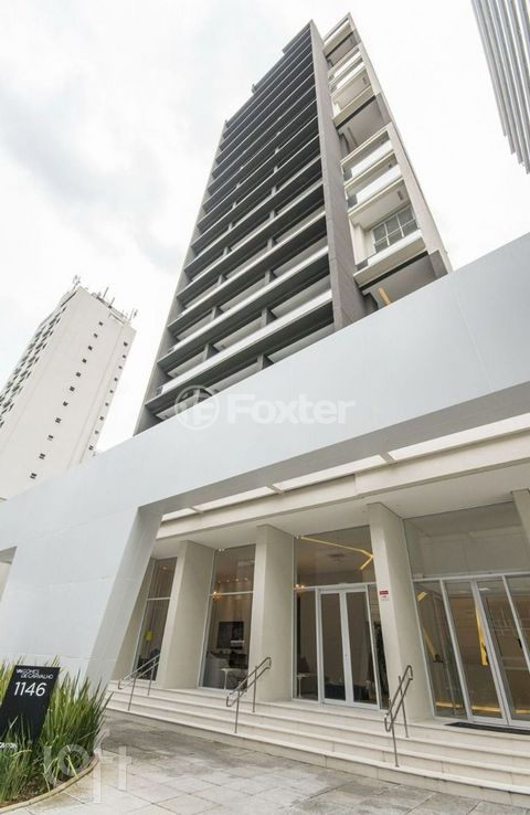 Image 13 - 916561