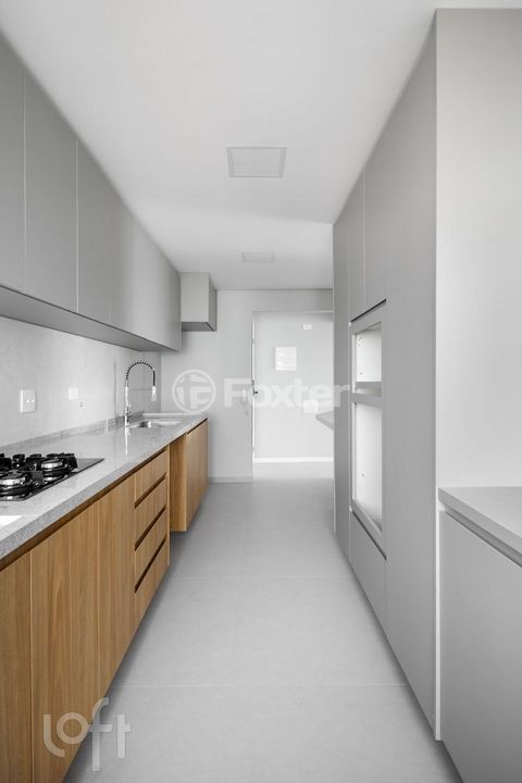 Image 3 - 916572