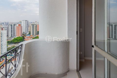 Image 5 - 916572