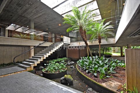 Image 7 - 916581