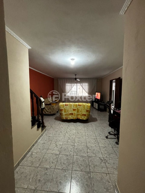 Image 3 - 916586