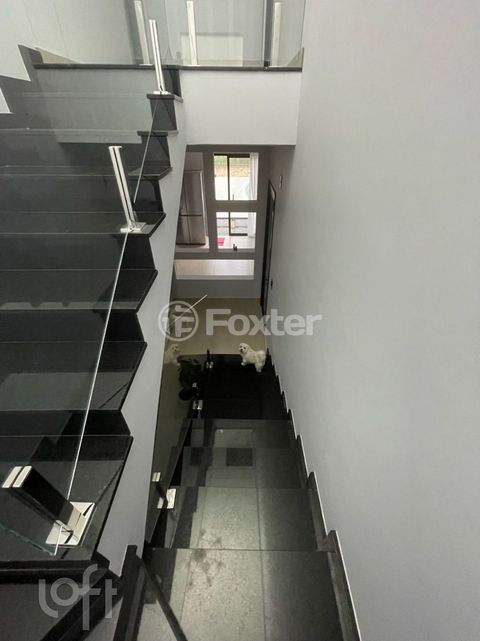 Image 17 - 916587