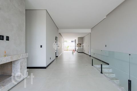 Image 7 - 916599