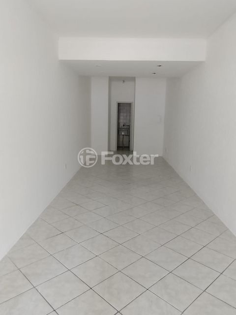 Image 6 - 916612