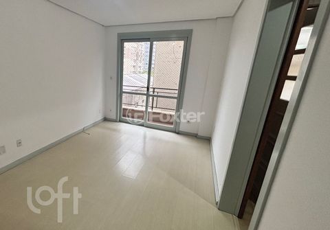 Image 1 - 916626
