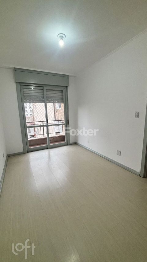 Image 4 - 916626
