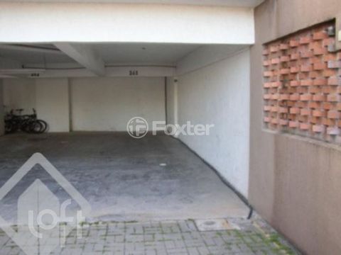 Image 6 - 916643