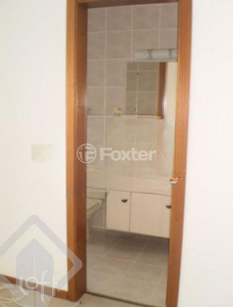 Image 6 - 916671