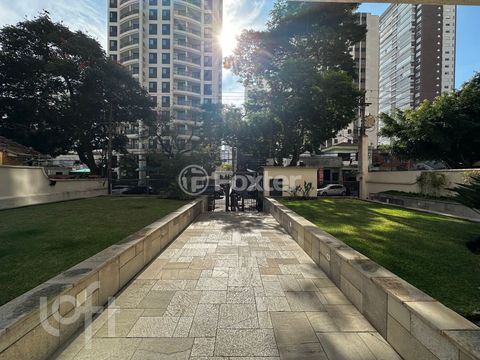Image 8 - 916691