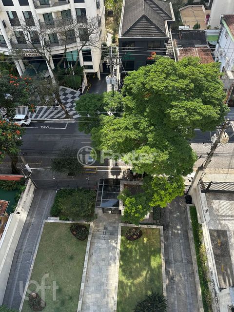 Image 10 - 916691