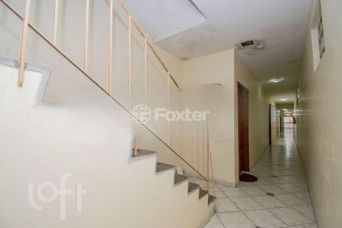 Image 4 - 916705
