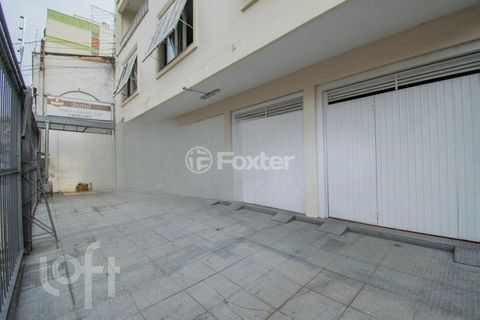 Image 1 - 916705