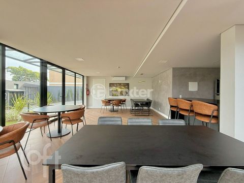 Image 3 - 916709
