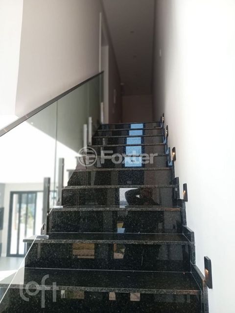 Image 8 - 916727