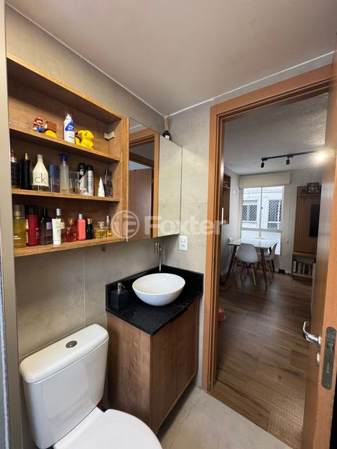 Image 8 - 916732