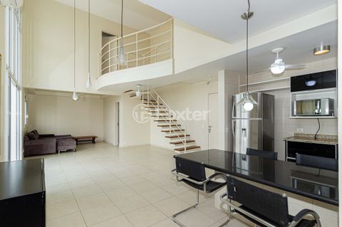 Image 6 - 916733