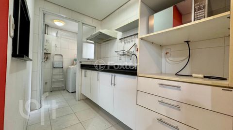 Image 8 - 916742