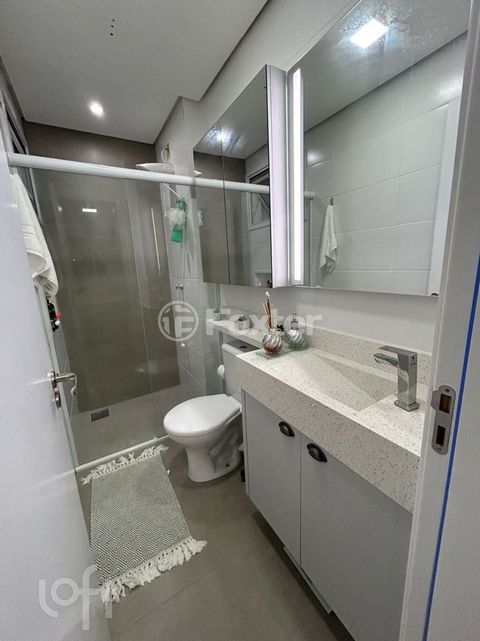 Image 9 - 916744