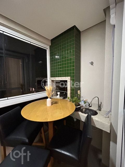 Image 5 - 916744