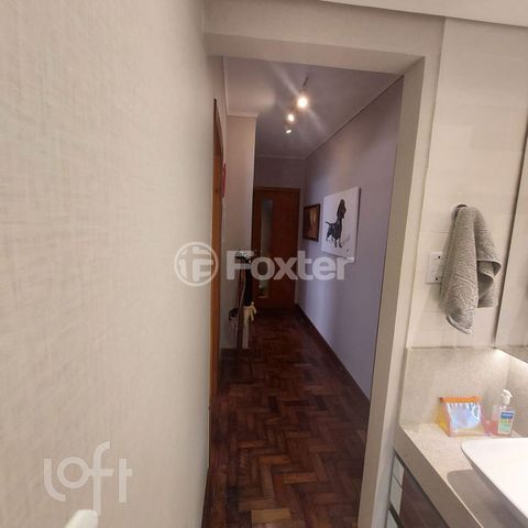 Image 10 - 916745