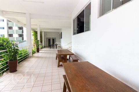 Image 7 - 916746