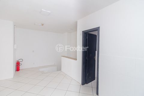 Image 7 - 916772