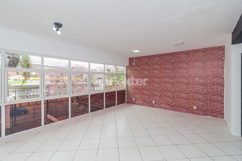 Image 1 - 916772